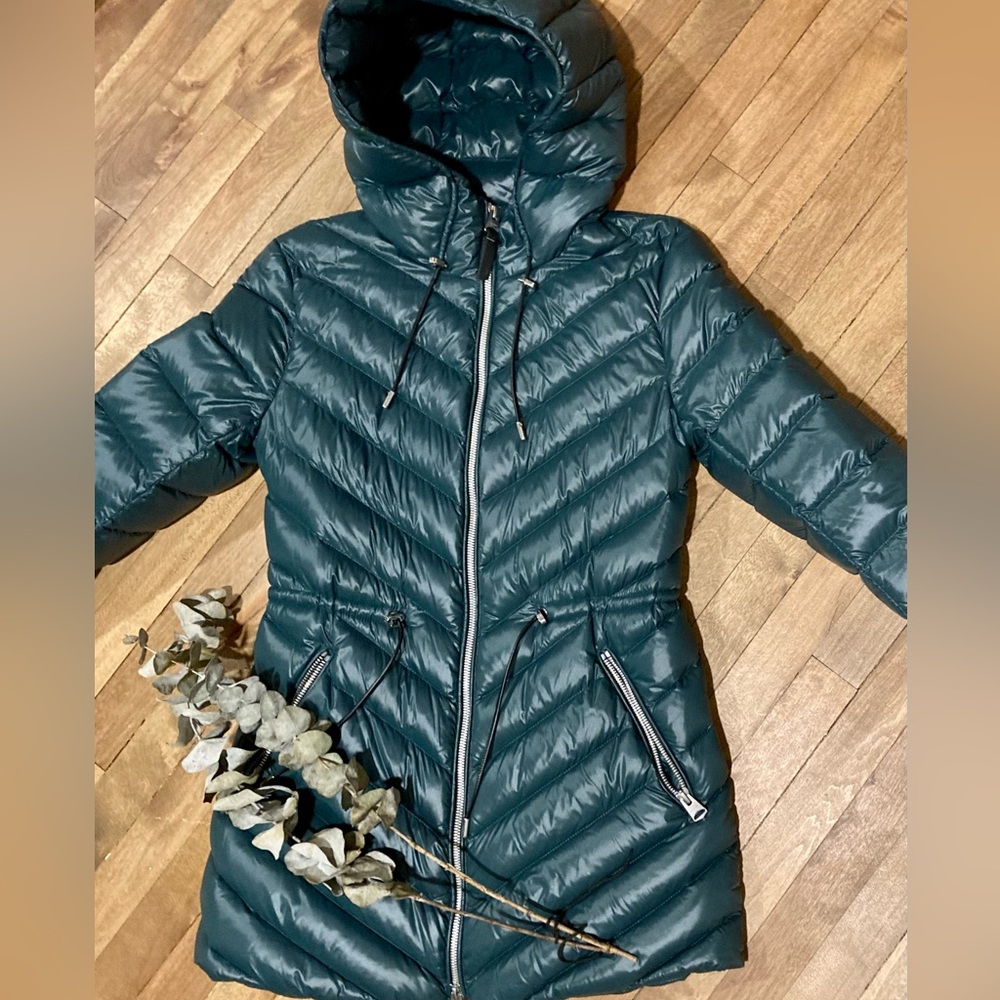 Mackage Arita coat worn 2-3 times in perfect condition. - Picture 2 of 7